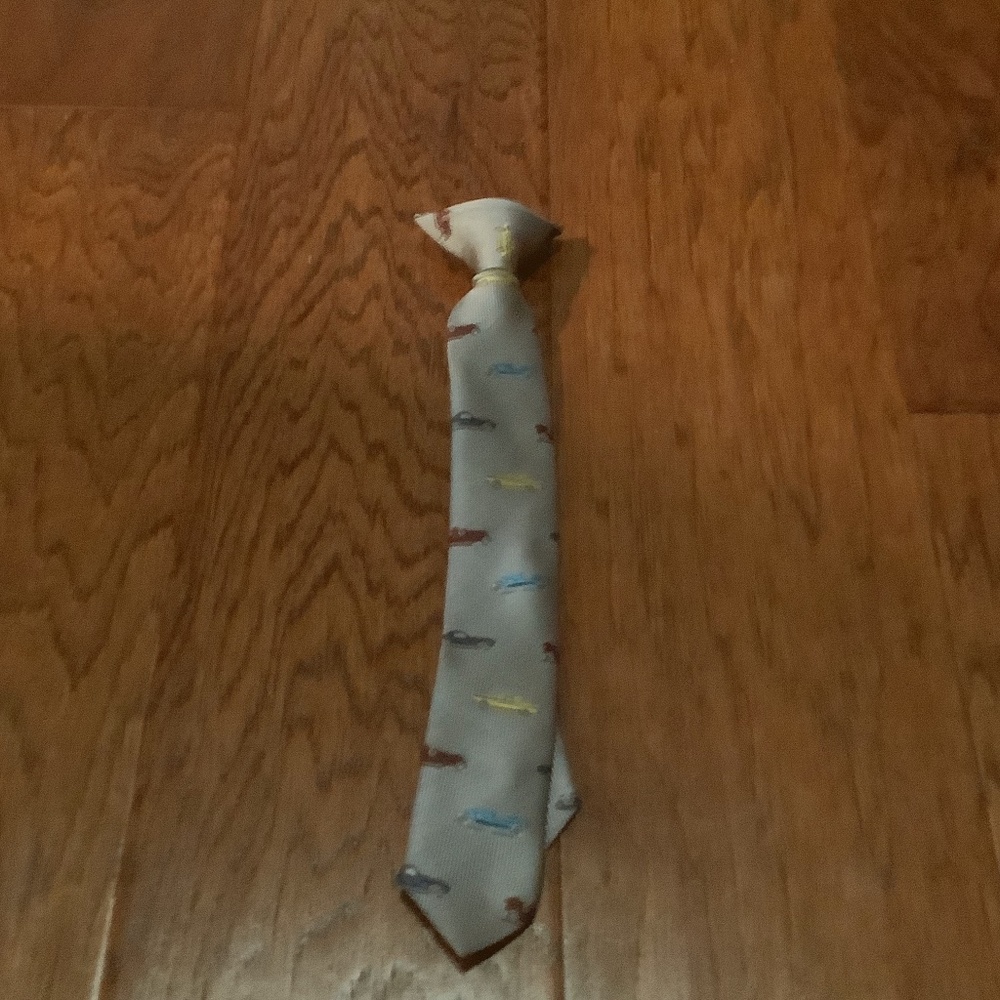 Grey tie (with cars)